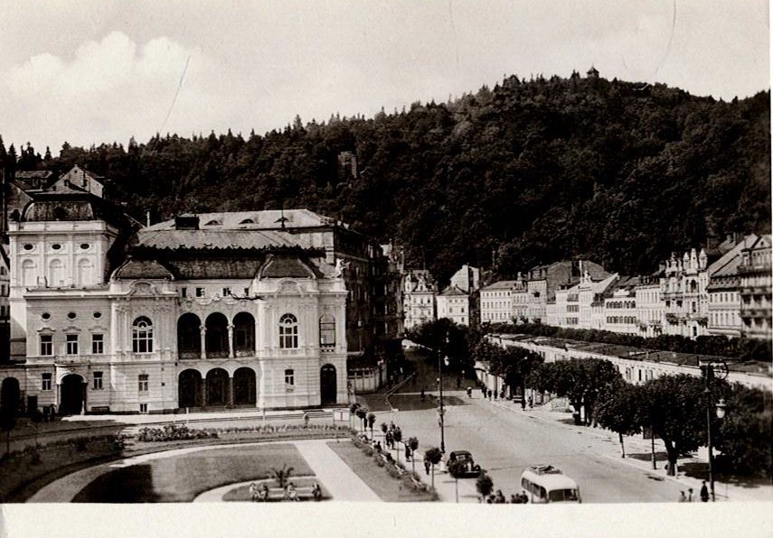 Karlovy Vary - ČSR. Benešovo náměstí - lázeňská čtvrť.